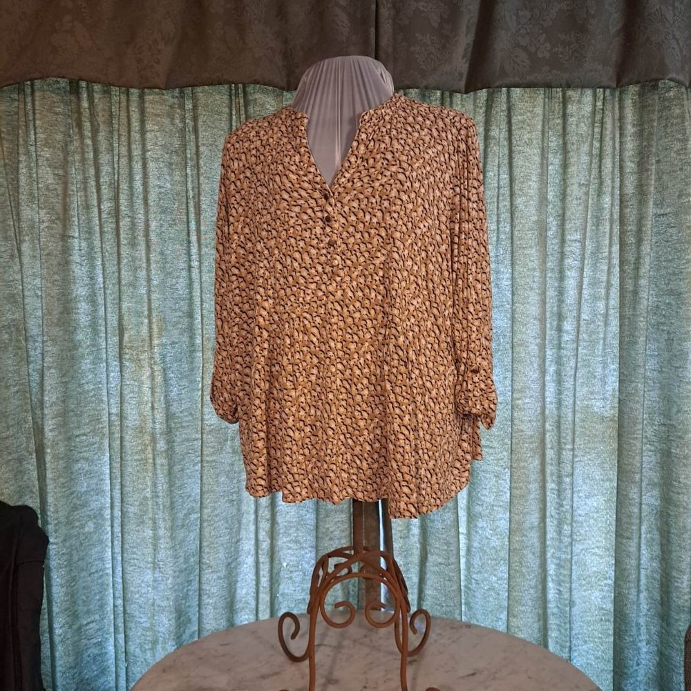 KIM ROGERS TOP